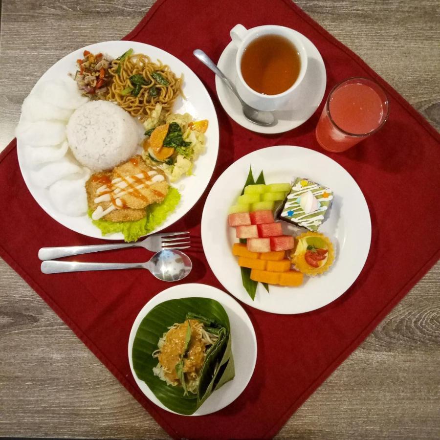 Green Red Hotel Syariah Jombang מראה חיצוני תמונה