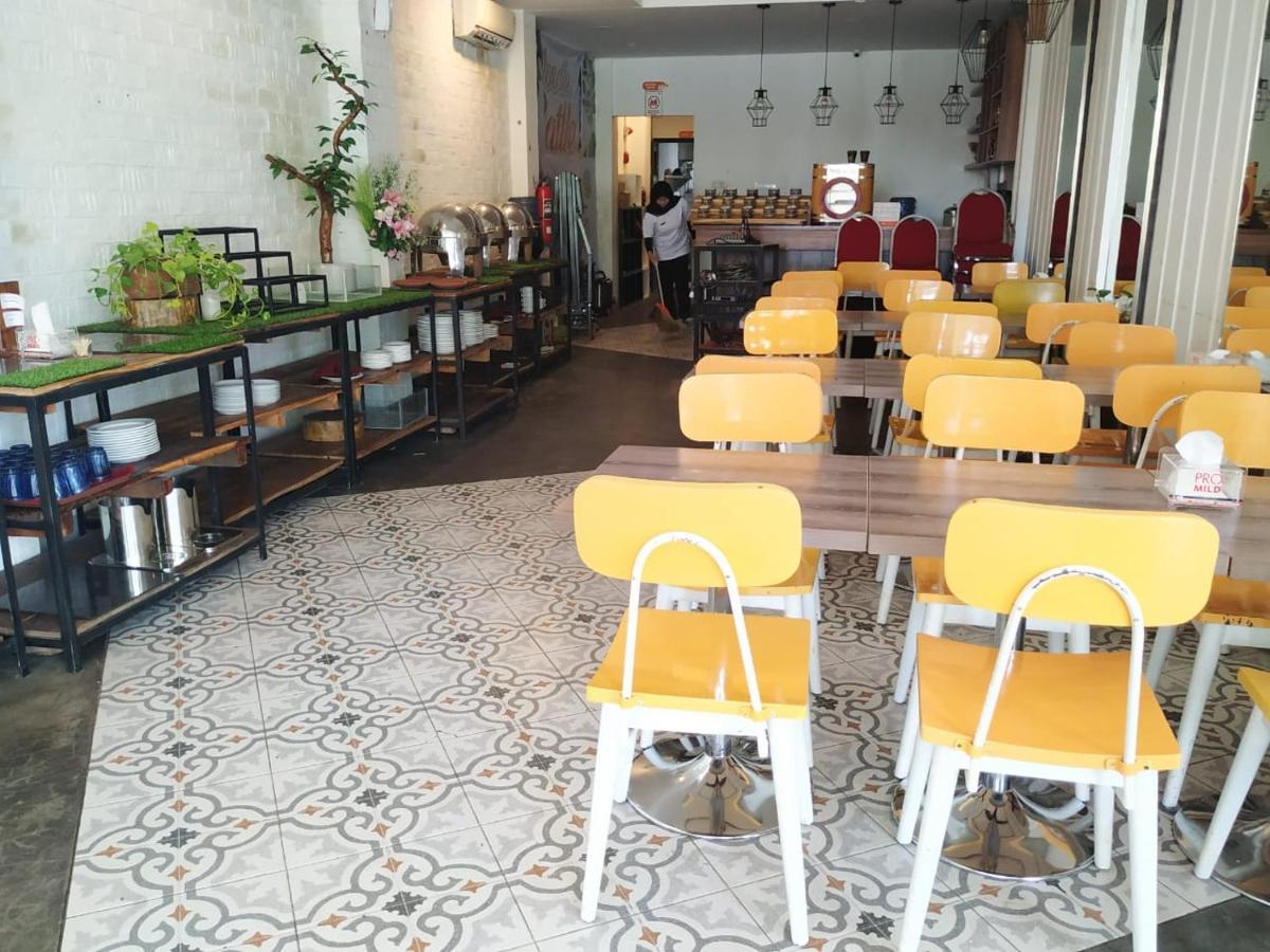 Green Red Hotel Syariah Jombang מראה חיצוני תמונה