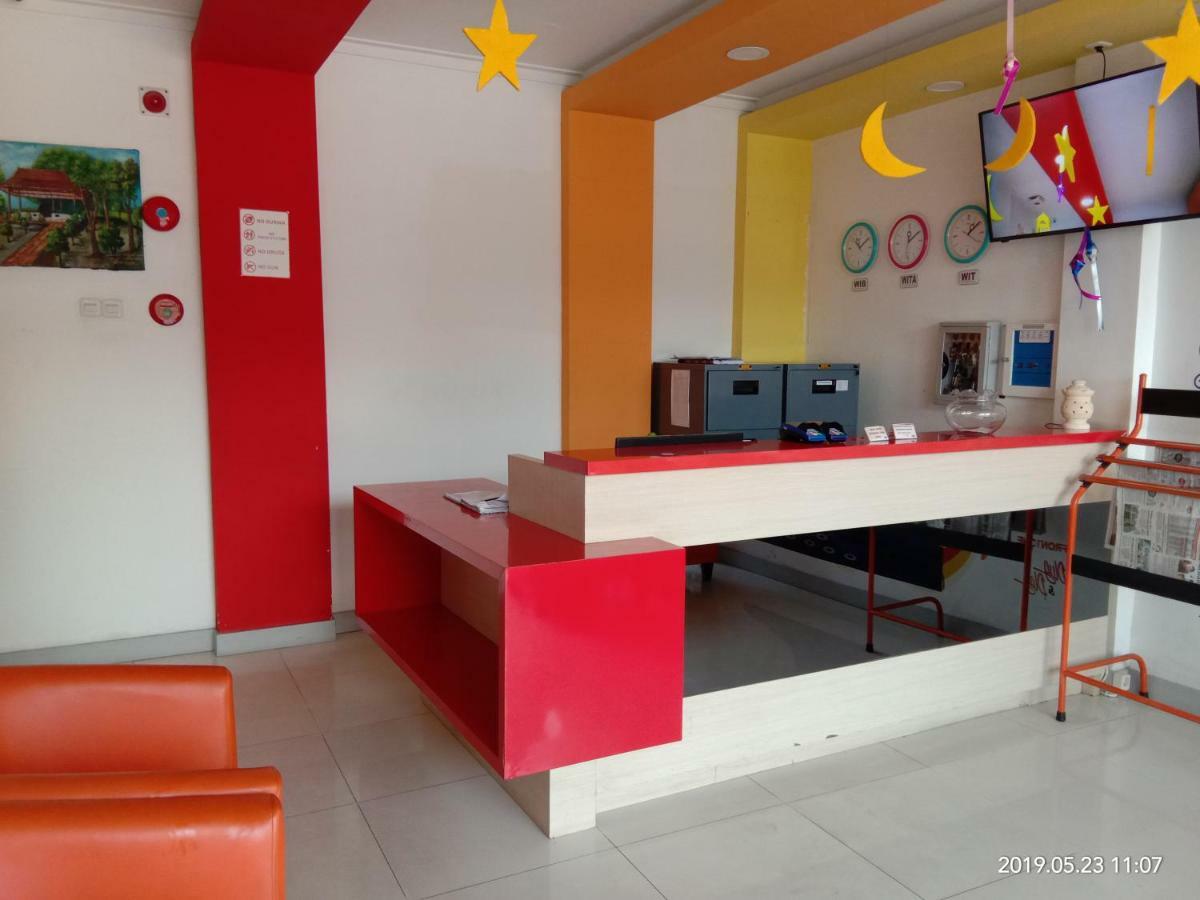 Green Red Hotel Syariah Jombang מראה חיצוני תמונה