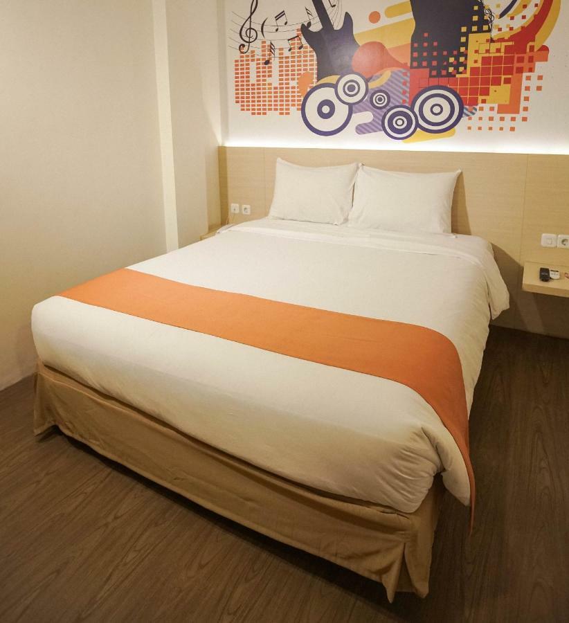 Green Red Hotel Syariah Jombang מראה חיצוני תמונה